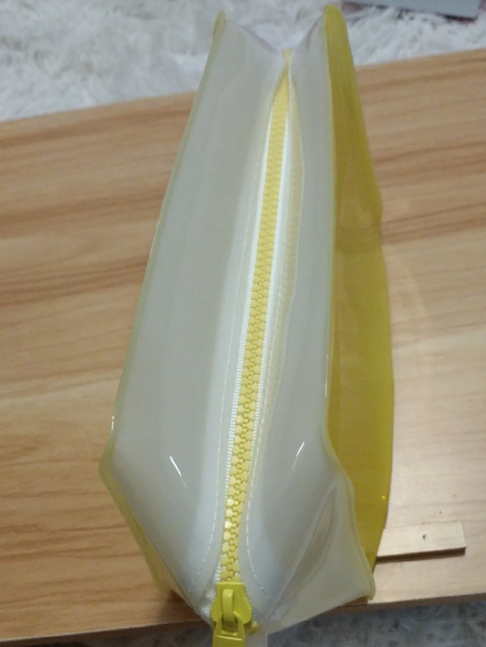 Bright Yellow & Cream Gloss Cosmetic Pouch - Women’s Travel Makeup Case Nwot